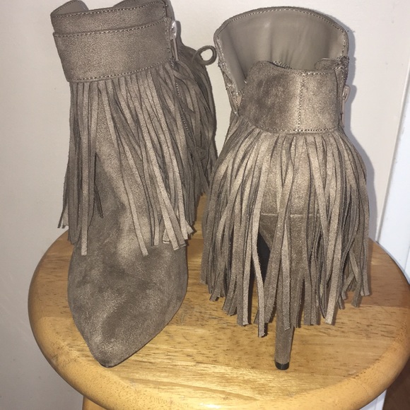 Tassel booties - Picture 2 of 4